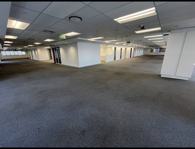 2,004M² OFFICE TO LET IN FORESHORE